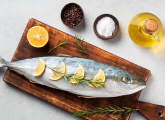Micronutrientes del pescado blanco para cabello y uñas