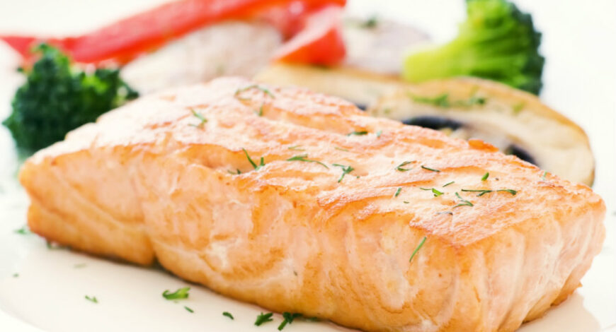 ¿Sin energía a mediodía? Revitalízate con estas comidas a base de pescado